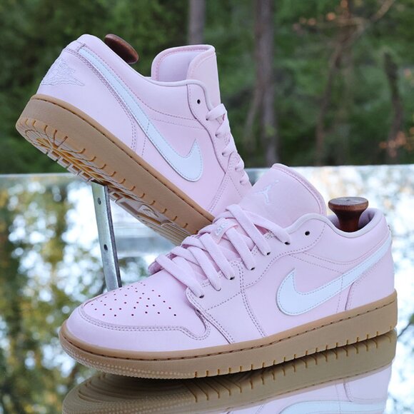 Air Jordan 1 Low Arctic Pink Gum - Picture 2 of 13